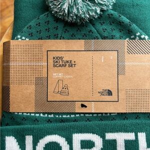 The North Face Evergreen Ski Tuke and Scarf Set